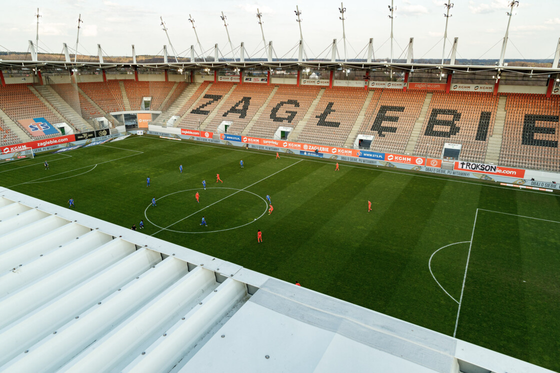 Podpisanie umowy dot. wynajmu stadionu