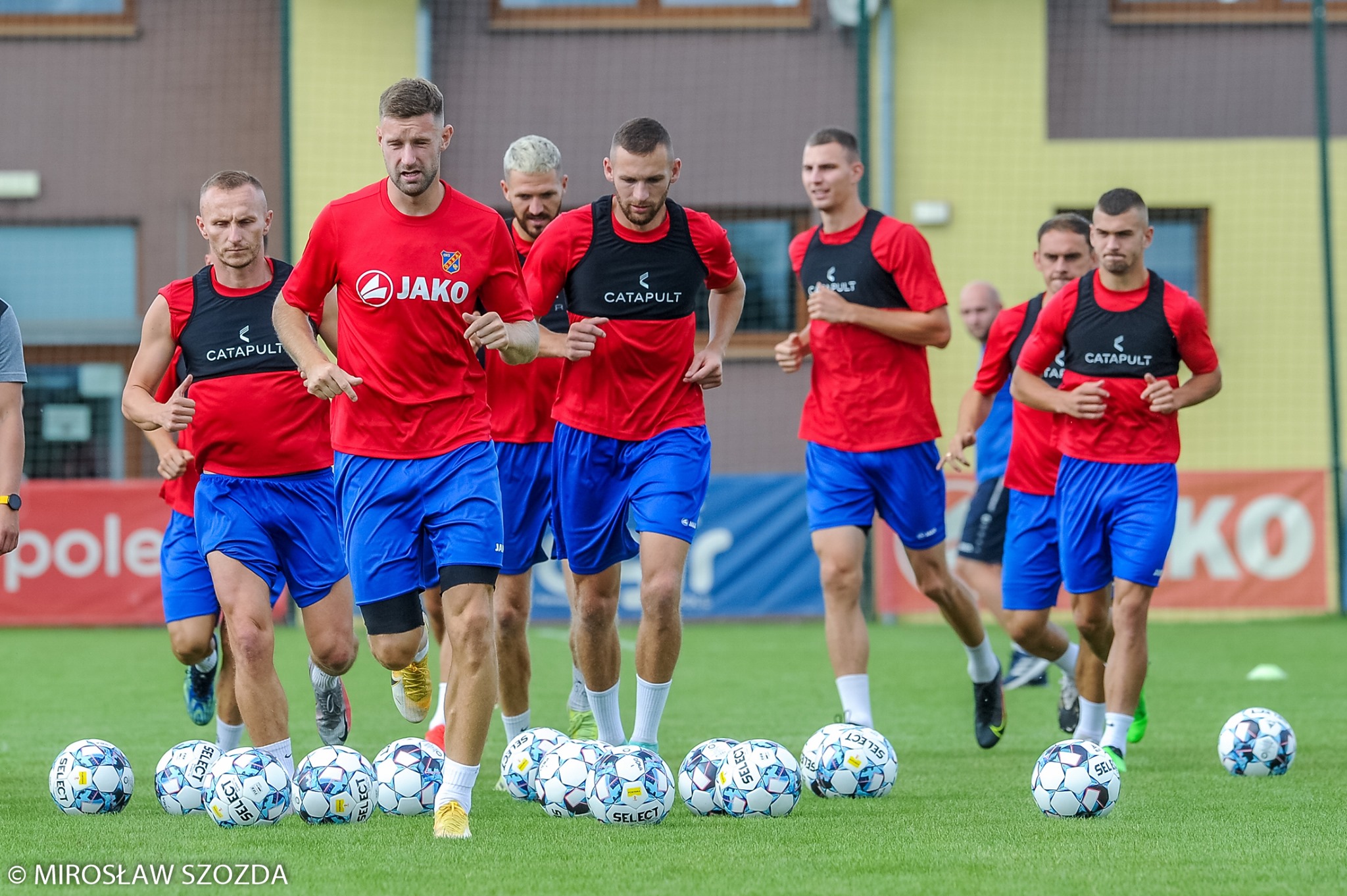 Trening niebiesko-czerwonych okiem kamery